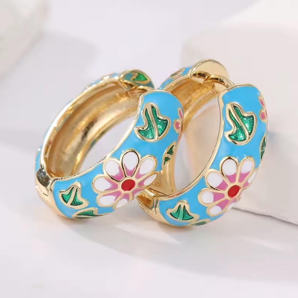 Colorful Enamel Floral Hoop Earrings – Blue & Gold Statement Retro Style